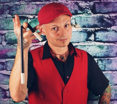 Portraitbild des Zauberers Bela Fast